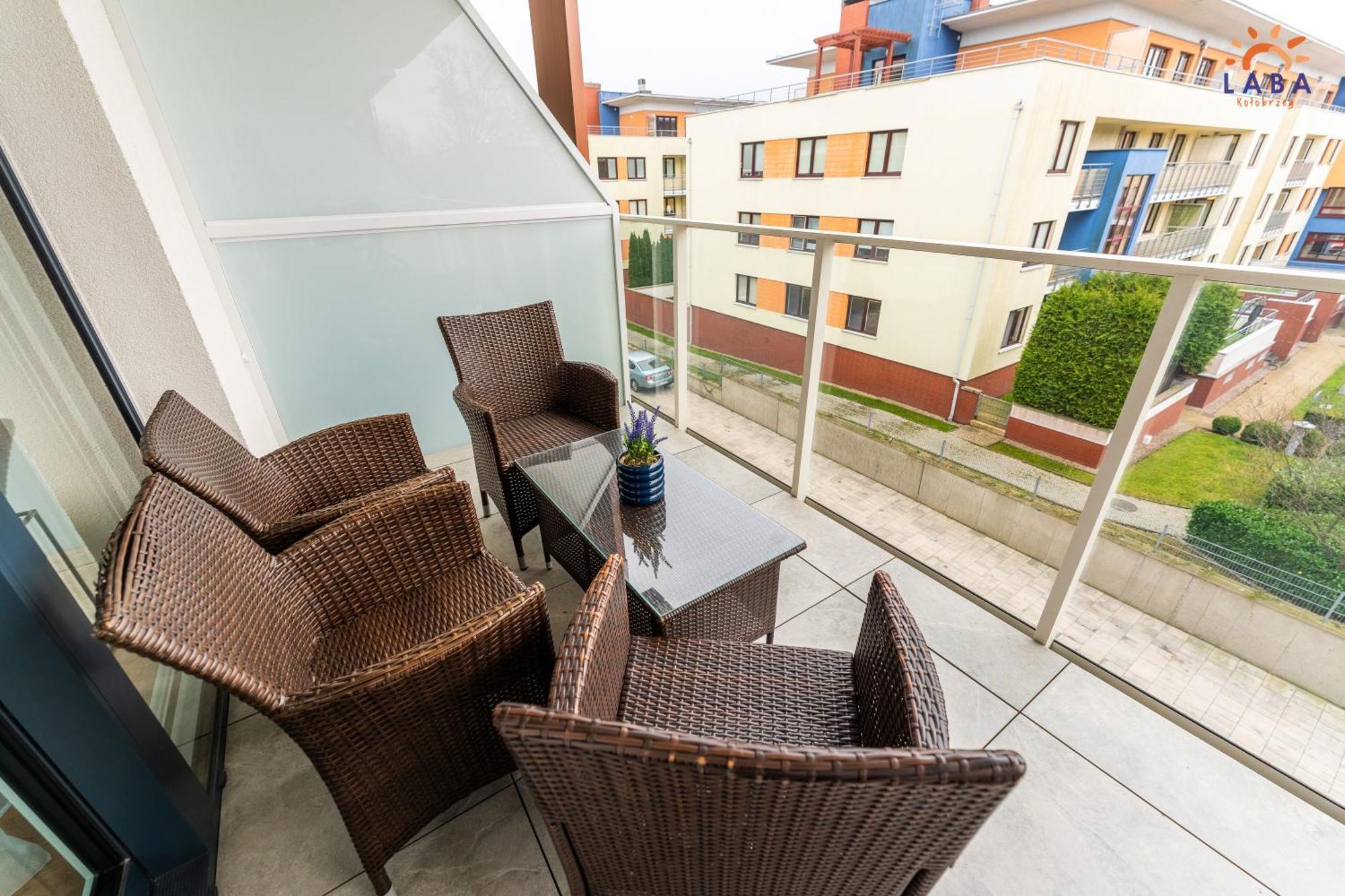 Laba Kolobrzeg Apartamenty Kollataja Z Parkingiem Kültér fotó
