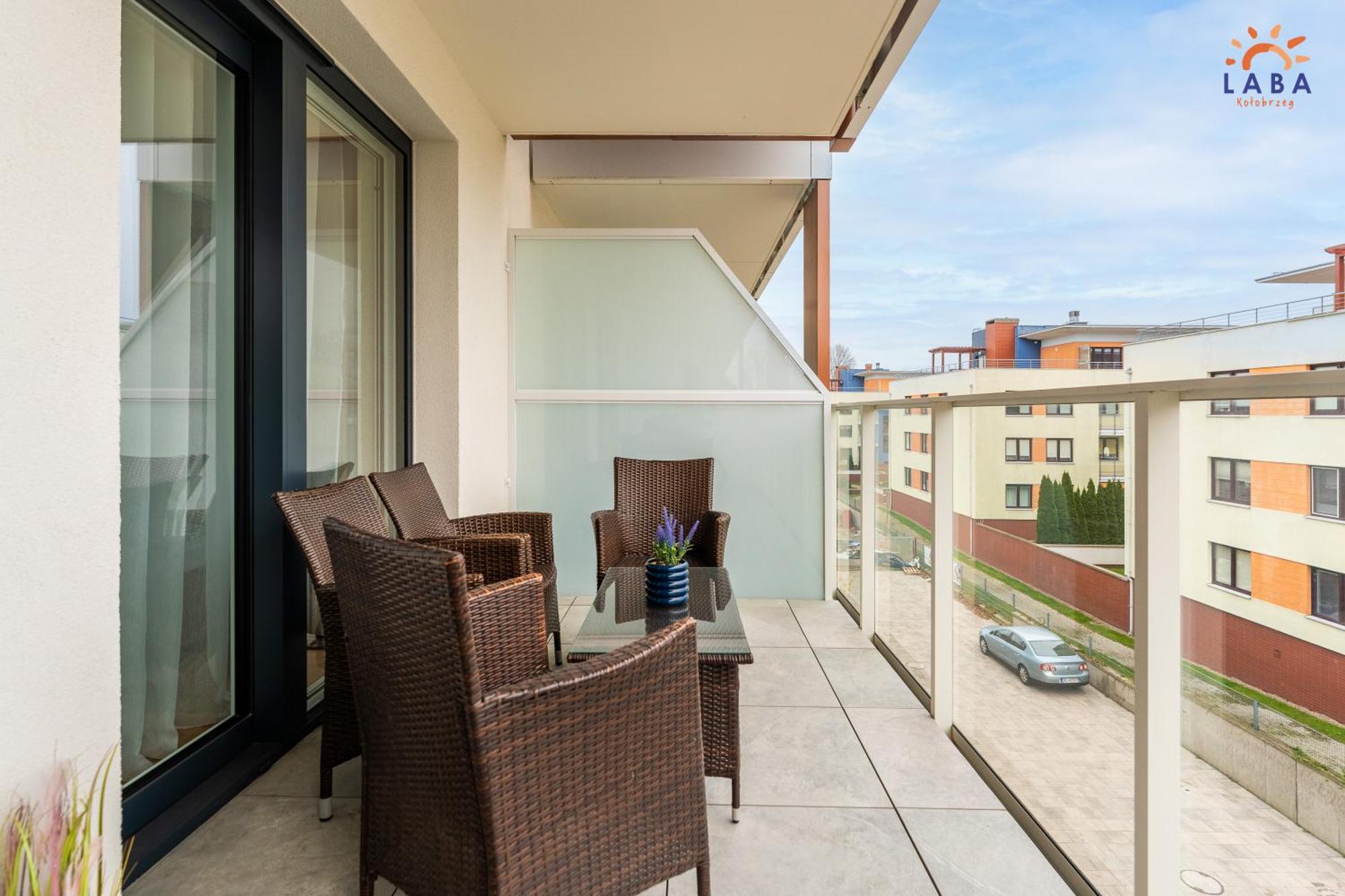 Laba Kolobrzeg Apartamenty Kollataja Z Parkingiem Kültér fotó